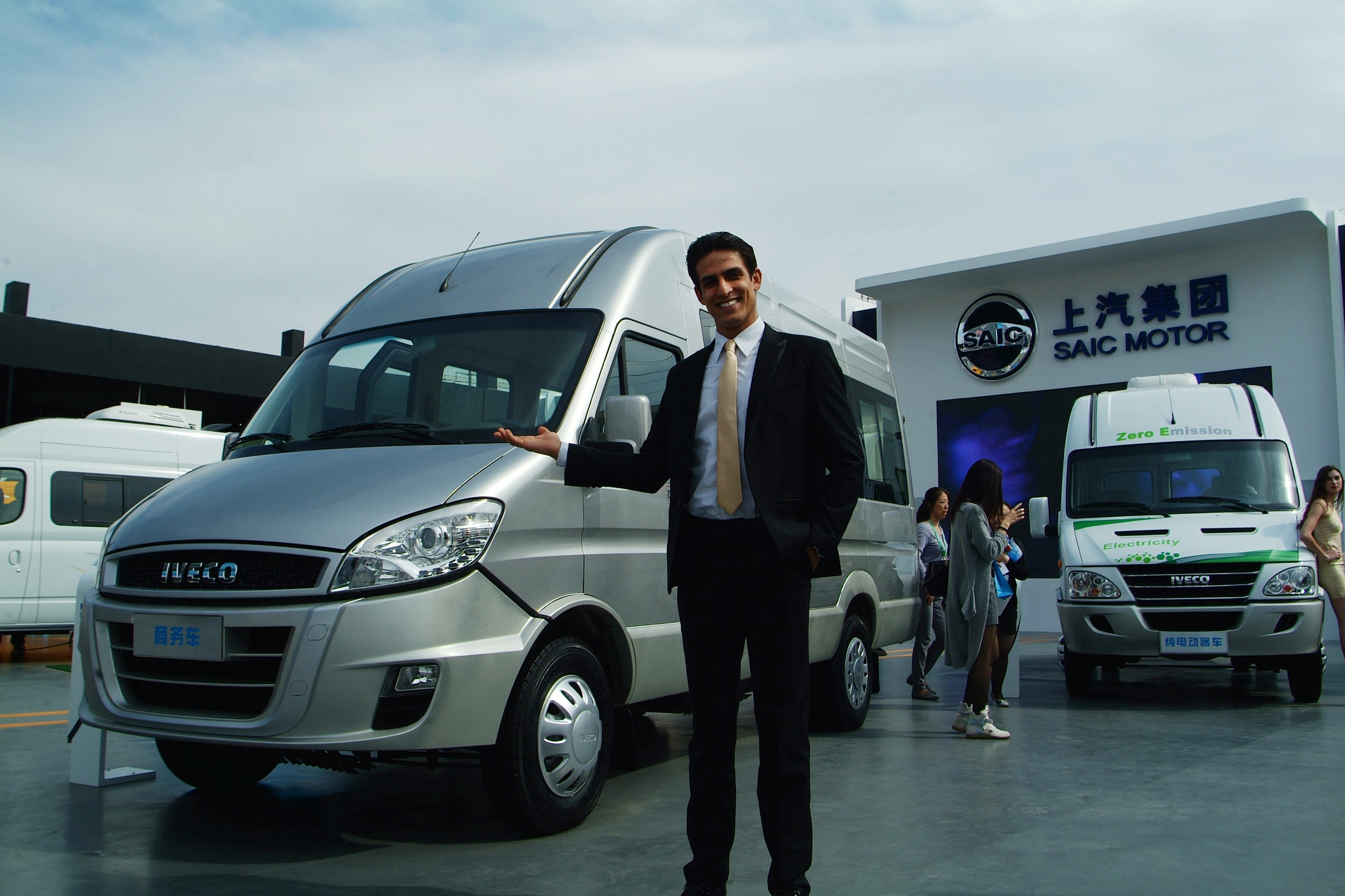 專業(yè)生產(chǎn)PVC護(hù)套、銅排、鋁排、新能源電池銅/鋁軟連接-人禾電子