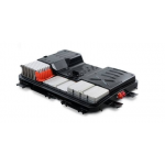 在政策和市場的雙重簇?fù)硐?，?dòng)力電池產(chǎn)業(yè)正從導(dǎo)入期向高速發(fā)展期加速過渡